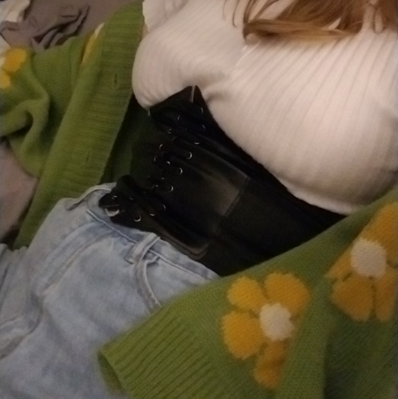 Meet your Posher, Moon - Picture 2 of 3